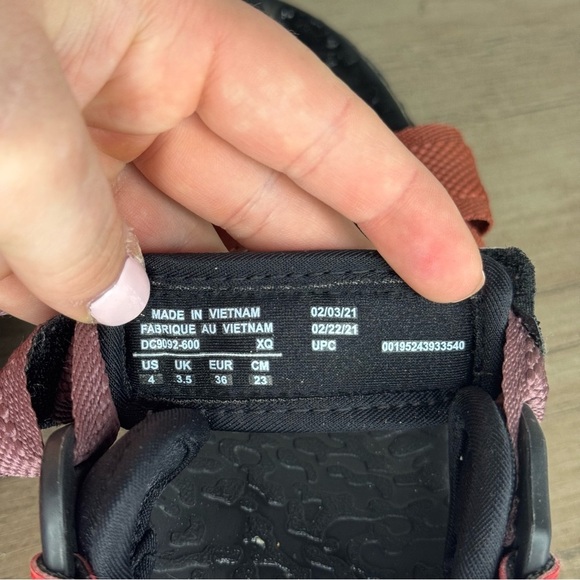 Boys NIKE ACG Air Deschutz + Sandals Slides DC9092-600 Redstone Black - Picture 9 of 13